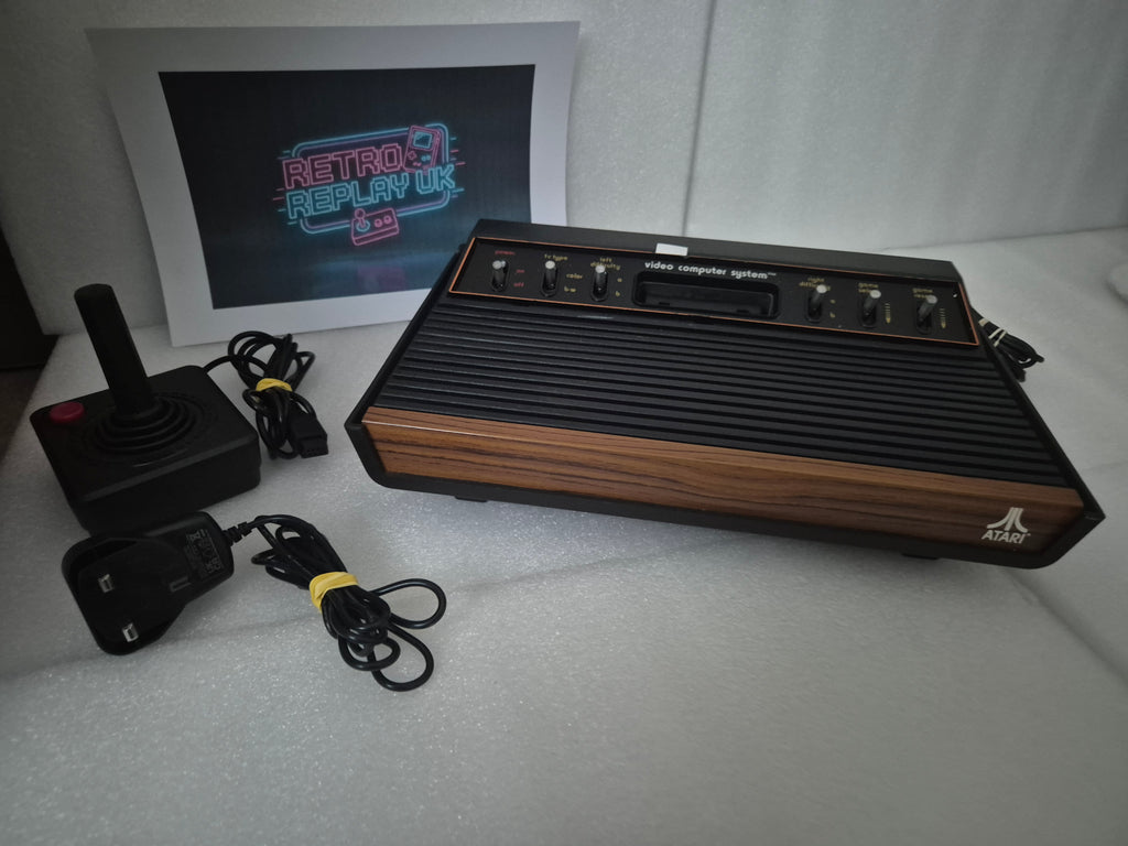 Atari 2600 – Pack Console Reconditionnée – Joystick & Jeu Inclus – Prête à Jouer